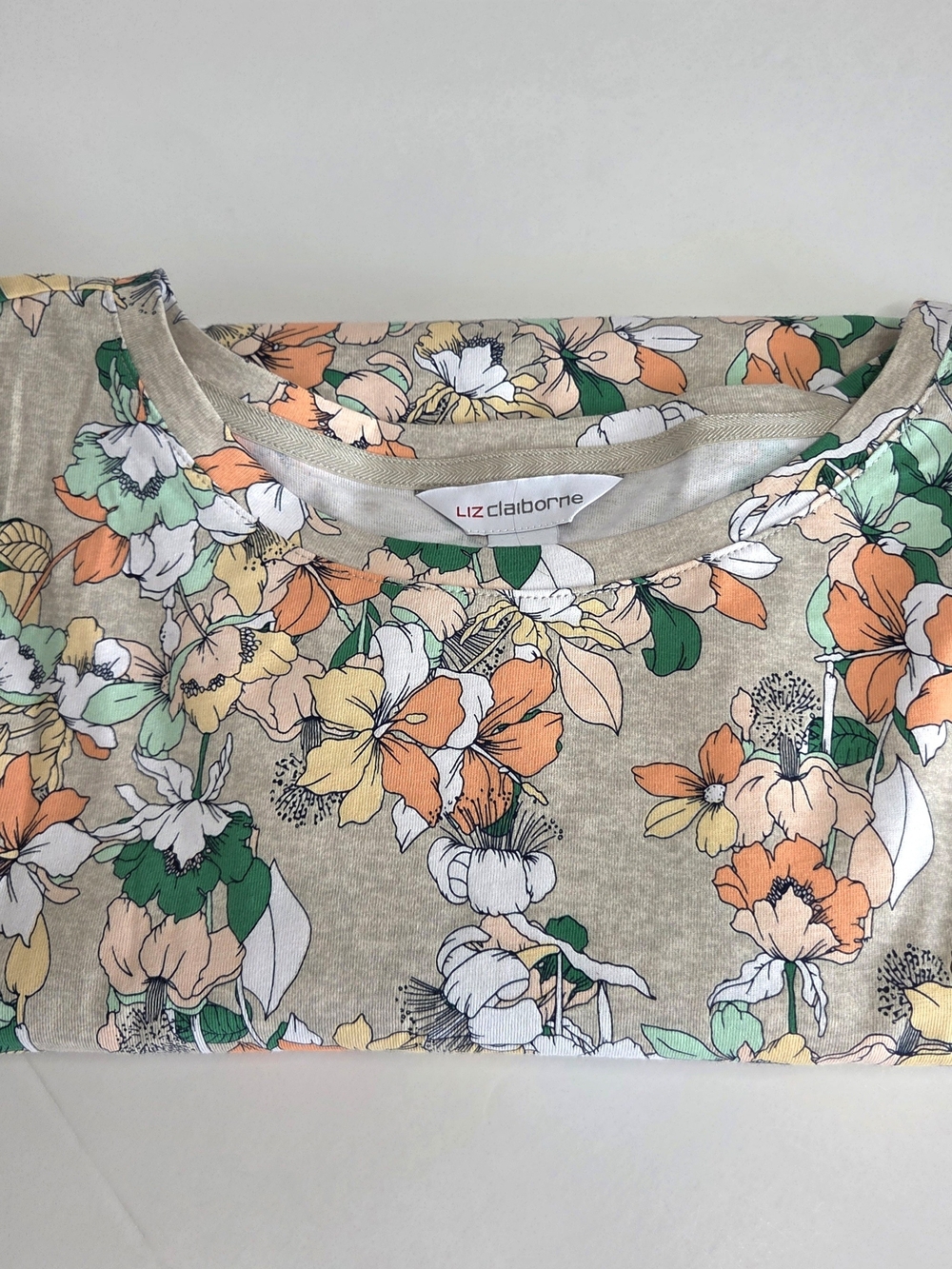 Liz Claiborne Floral Short Sleeve Tee in Beige, Orange & Green - Picture 8 of 9